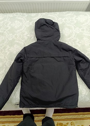Bershka Siyah Kapüşonlu Kışlık Ceket