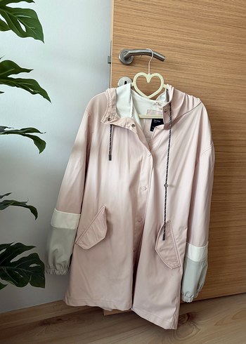 Bershka Pastel Pembe Kapusonlu Rahat Yagmurluk