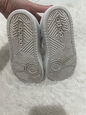 27 Beden beyaz Renk Adidas spor ayakkabı