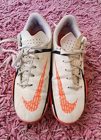 32 Beden Nike çocuk krampon 