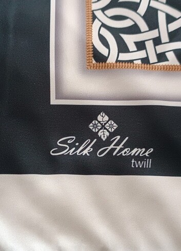 Silkhome esarp