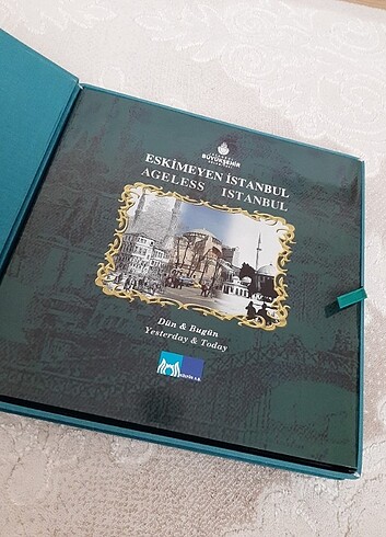 Eskimeyen İstanbul, Kitap, Kutulu