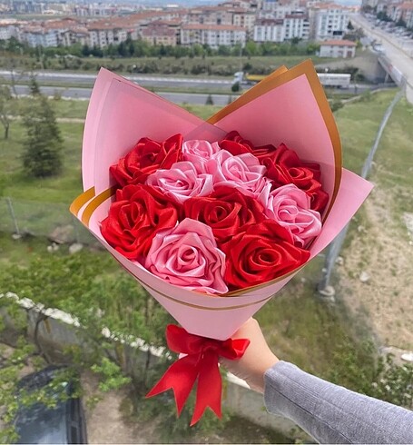 Solmayan gül buketi