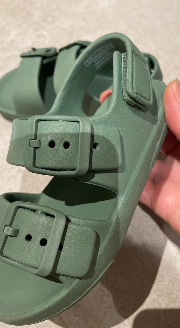 ZARA Erkek Çocuk Yeşil Tokalı Terlik - Görsel 3