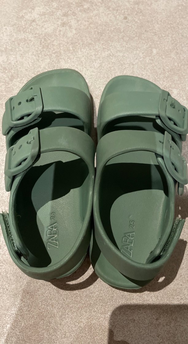 ZARA Erkek Çocuk Yeşil Tokalı Terlik - Görsel 2