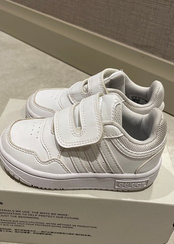 24 Beden Adidas Beyaz Erkek Çocuk Spor Ayakkabısı Velcro