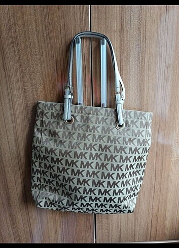 Michael Kors çanta 