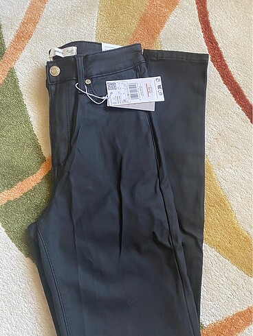 Mango mum jean