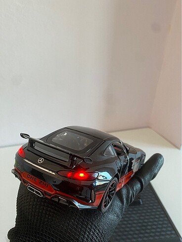1:24~Mercedes AMG GTR diecast model