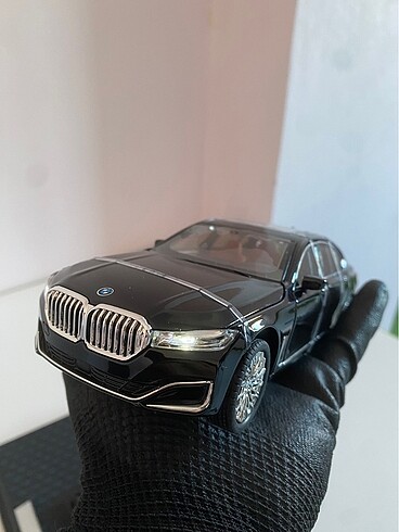 1:24~BMW760 The 7 series diecast model
