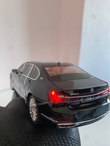 1:24~BMW760 The 7 series diecast model