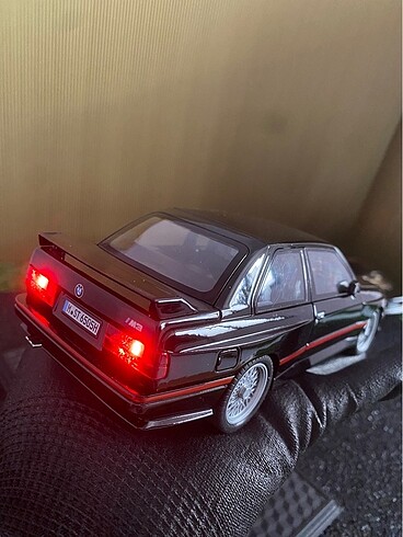 Beden 1:24~1988 BMW M3 E30 model car