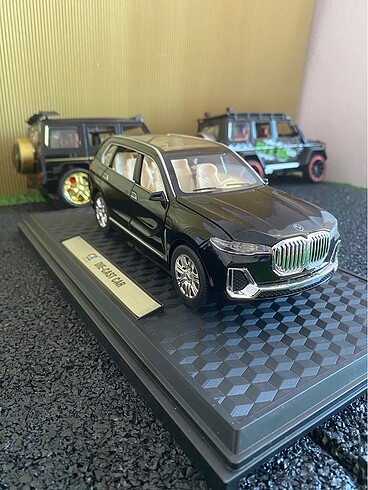 BMW X7 diecast model