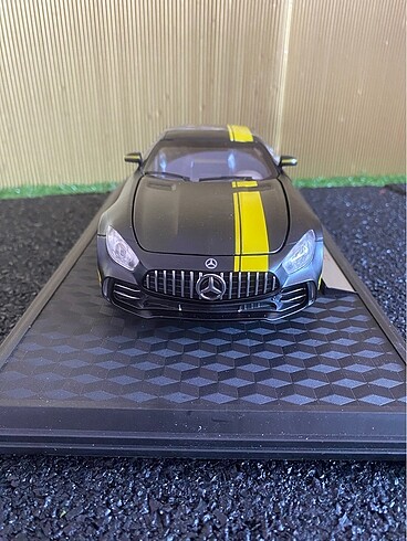 Beden Renk 1:24~Mercedes AMG GTR diecast model ????