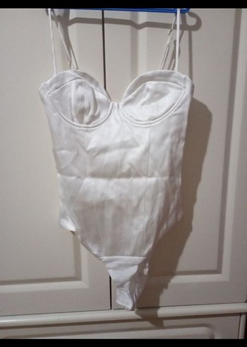 Zara Beyaz V Yakalı İnce Askılı Mini Bustiyer - Görsel 2