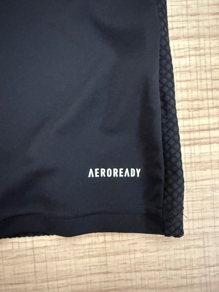 Erkek Siyah V Yaka Kısa Kollu Spor Tişört - Görsel 3