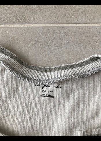 Urban Outfitters Gri V Yaka Kısa Kollu Crop Top