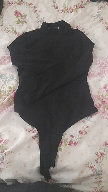 Uzun kollu bogazli body