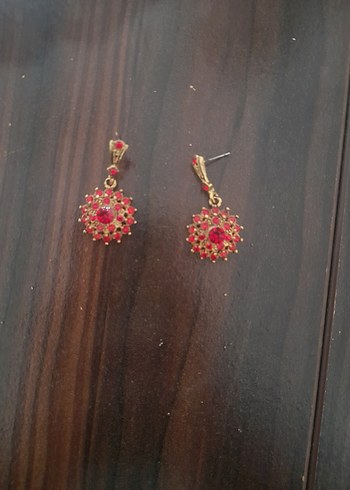 Kırmızı İşlemeli Boncuklu Mini Küpe
