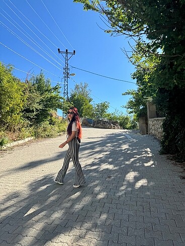 Siyah beyaz pantolon