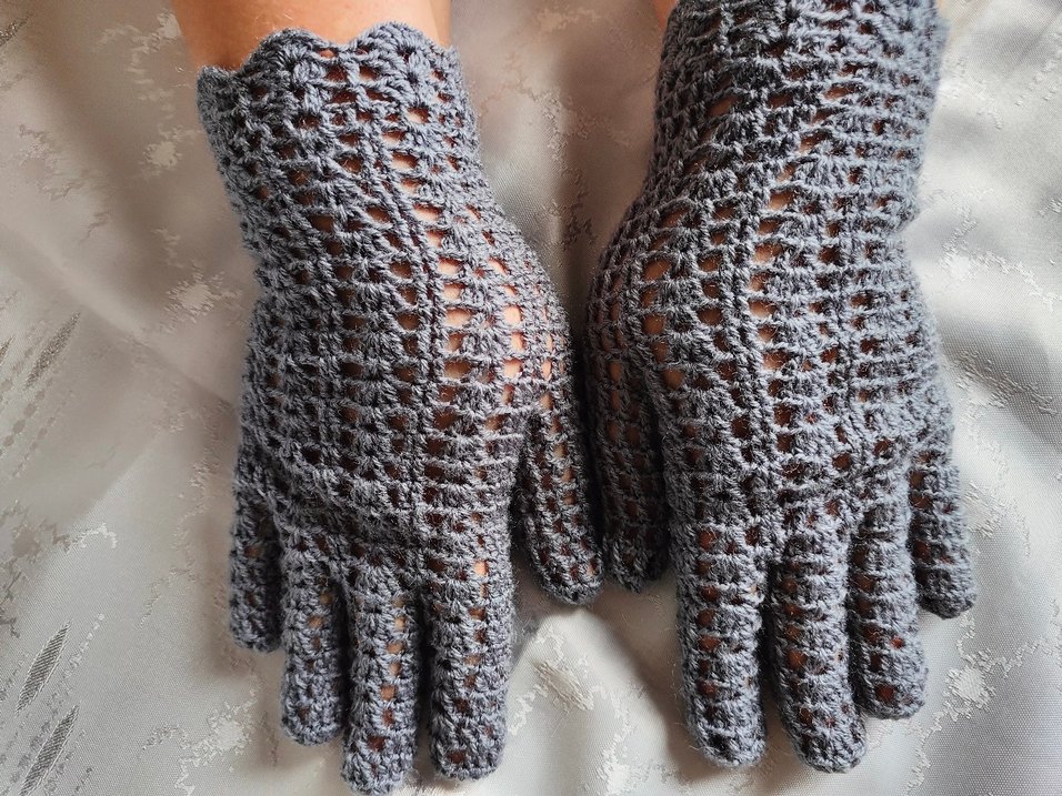 Gri Dantel Detaylı Örgü Kadın Eldiven - Görsel 2