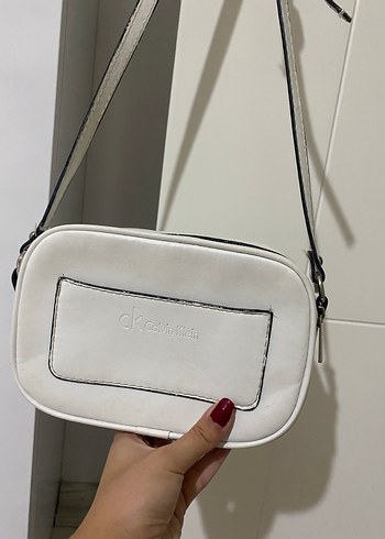 Calvin Klein Beyaz Deri Calvin Klein Kadın Çapraz Çanta