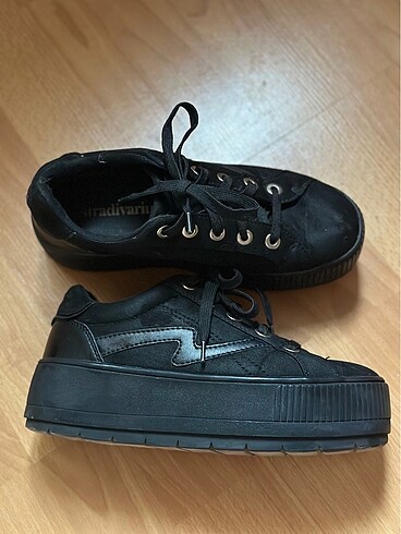 Stradivarius sneakers