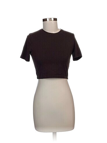 Weekday T-shirt %70 İndirimli.