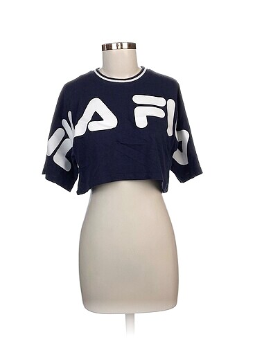 Fila T-shirt %70 İndirimli.