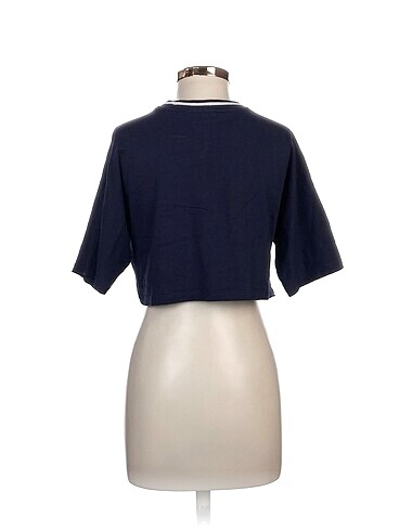 xs Beden Fila T-shirt %70 İndirimli.