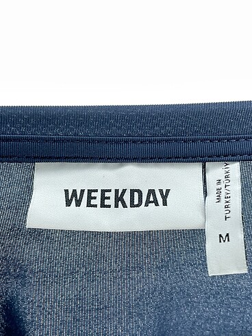 m Beden lacivert Renk Weekday T-shirt %70 İndirimli.