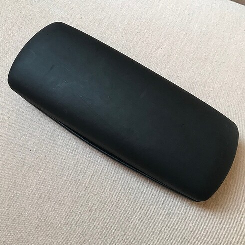 Diğer St Dupont gözlük kutusu.2. El kullanılmış üründür .