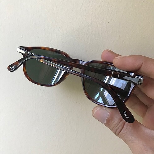 Persol Persol unisex güneş gözlüğü 2. El ürün ufak tefek kullanım izler