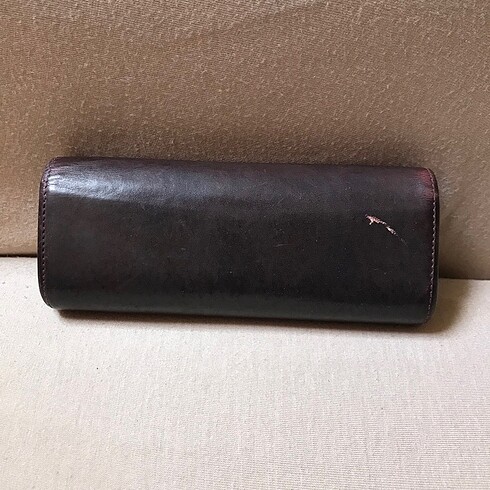 Cartier Cartier gözlük kabı .2. El ürün .kulanım izleri vardır