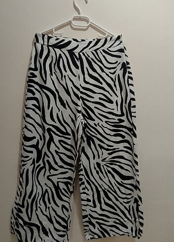 Zebra desen yazlık kısa pantolon kadın