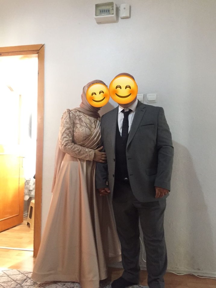 Bej Uzun Kollu Drapeli Tesettür Abiye - Görsel 3