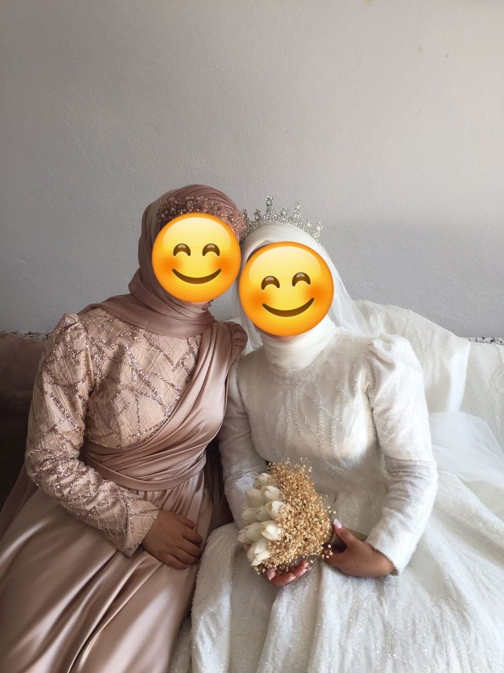 Bej Uzun Kollu Drapeli Tesettür Abiye - Görsel 4