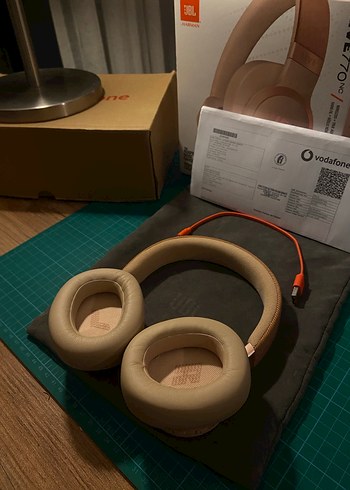 JBL Live 770NC Bluetooth Kulaküstü Kulaklık - Görsel 3