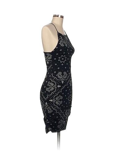 Bershka Kısa Elbise %70 İndirimli. - Görsel 2