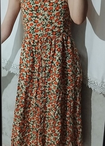 Çiçekli uzun askılı elbise