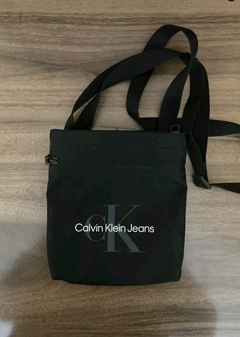 Calvin Klein Jeans Siyah Capraz Canta