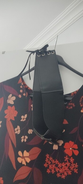 Çicekli elbise - Görsel 3