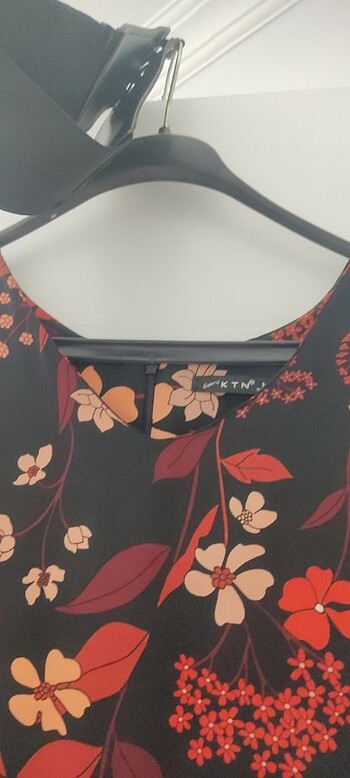 Çicekli elbise - Görsel 4