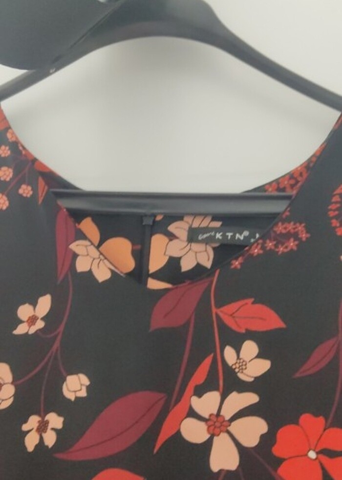 Çicekli elbise - Görsel 4