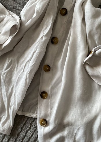 Düğmeli Beyaz Keten Kadın Gömlek - Görsel 2