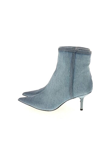 Zara Bot %70 İndirimli.