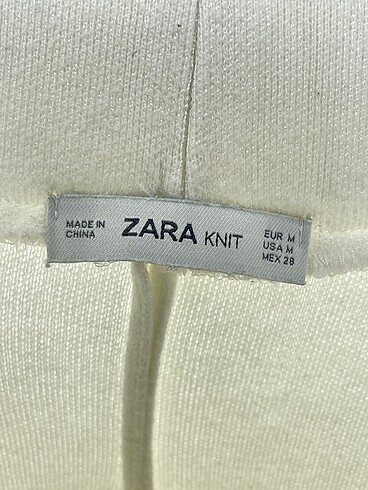 m Beden beyaz Renk Zara Düz Kesim %70 İndirimli.