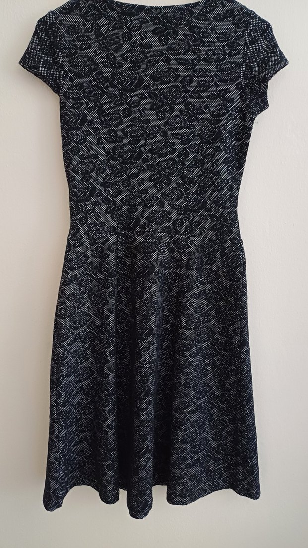 Zincir Detaylı Midi Elbise - Görsel 3