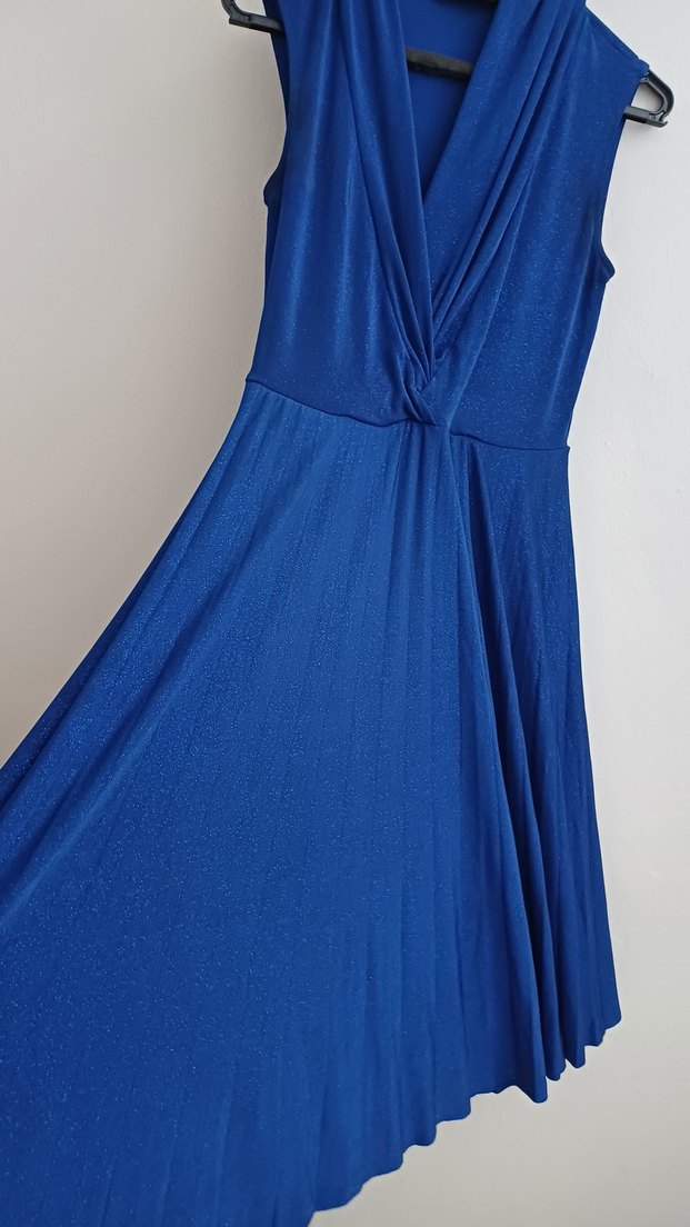 Parlak Mavi Uzun Pilili Kolsuz Elbise - Görsel 2