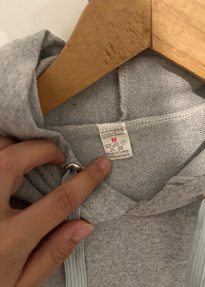 Gri Kapişonlu Sweatshirt - Görsel 2